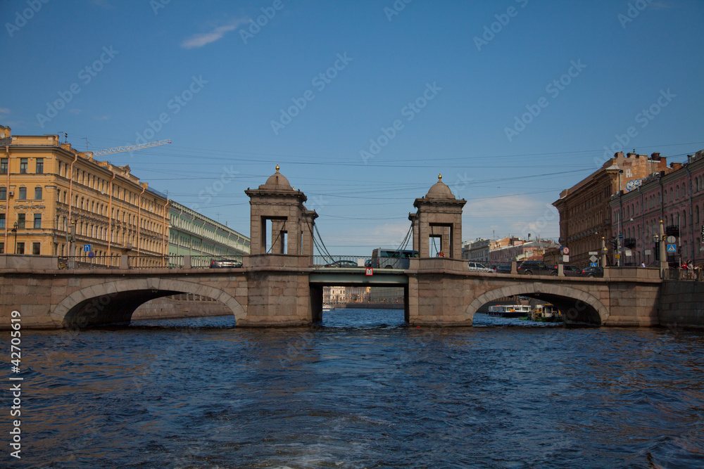 Lomonossow-Brücke überspannt den Fontanka in St. Petersburg