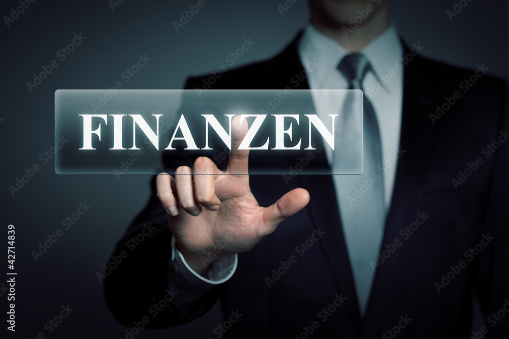 Mann drückt touchscreen button - Finanzen Mann drückt touchscreen button - Finanzen