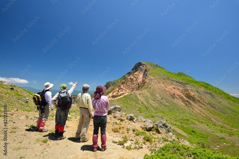 Obraz premium 夏山を歩く