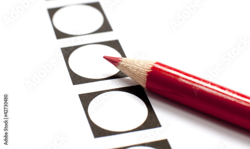bulletin de vote crayon  rouge chois