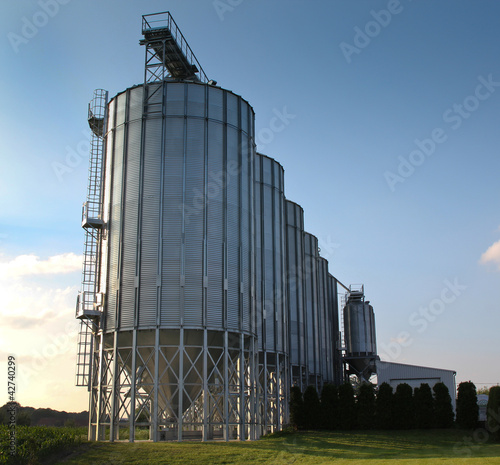 Getreidesilos photo