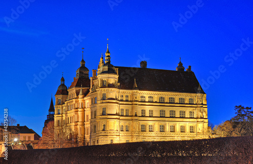 beleuchtetes Schloss photo