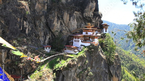 taktshang palphug monastery photo