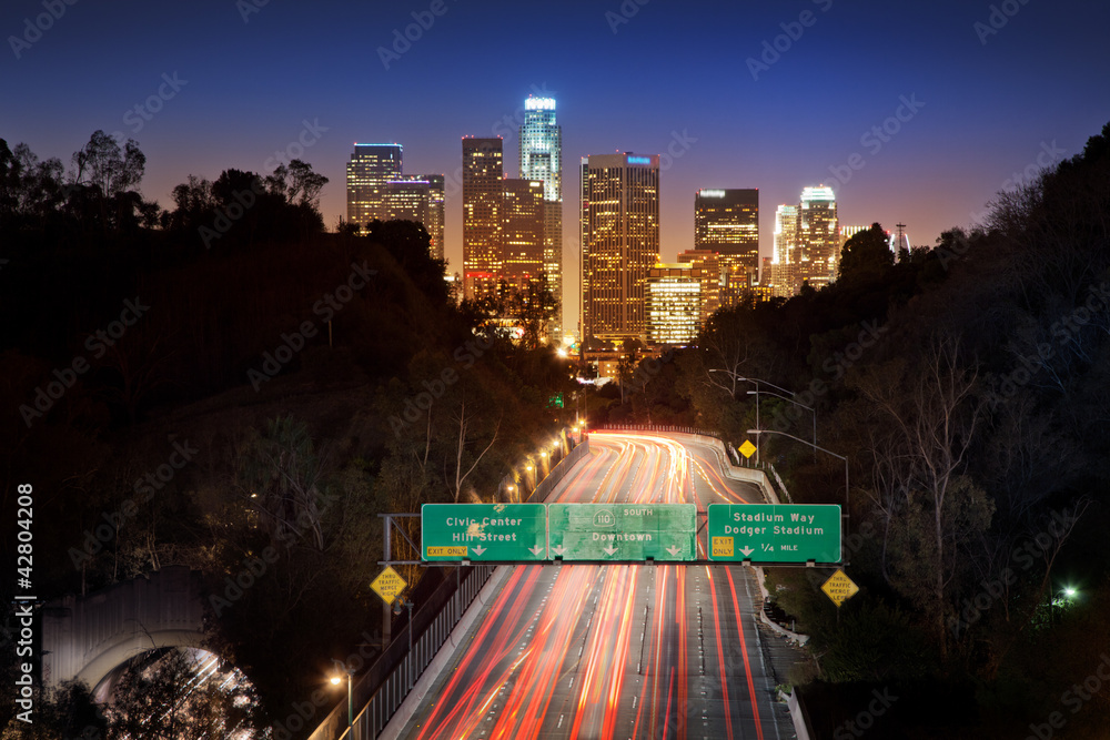 Naklejka premium Lons Angeles city at night