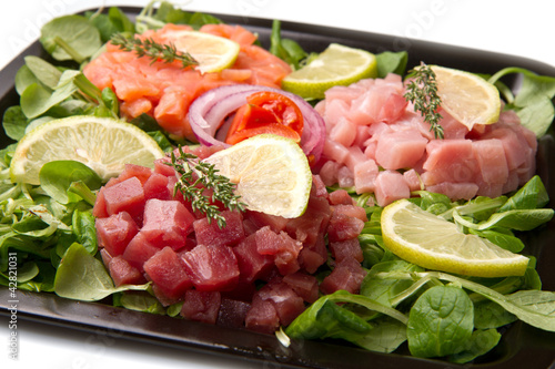 tartara di  salmone, tonno e pesce spada