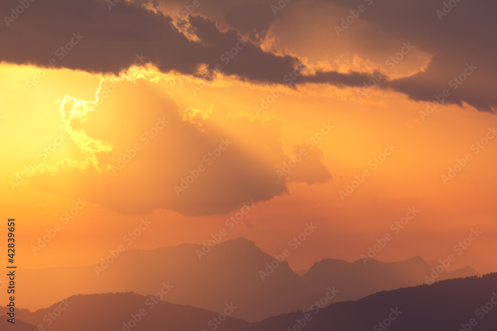 Sonnenuntergang im Gebirge