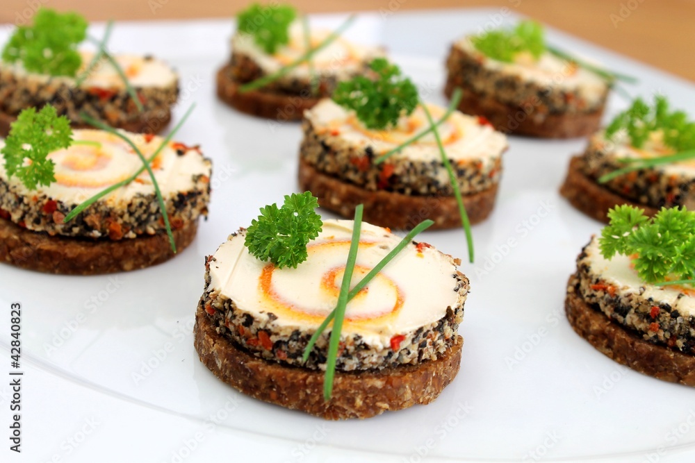Frischkäse Canapés Stock-Foto | Adobe Stock