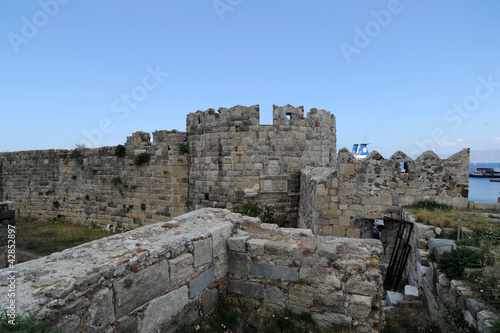 Tour nord-est de l'enceinte intérieure du château de Neratzia
