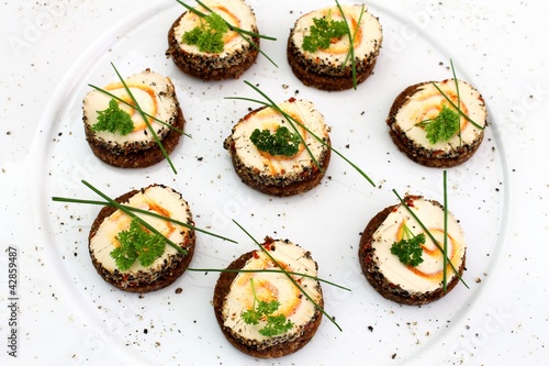 leckere Pfeffer - Frischkäse - Häppchen