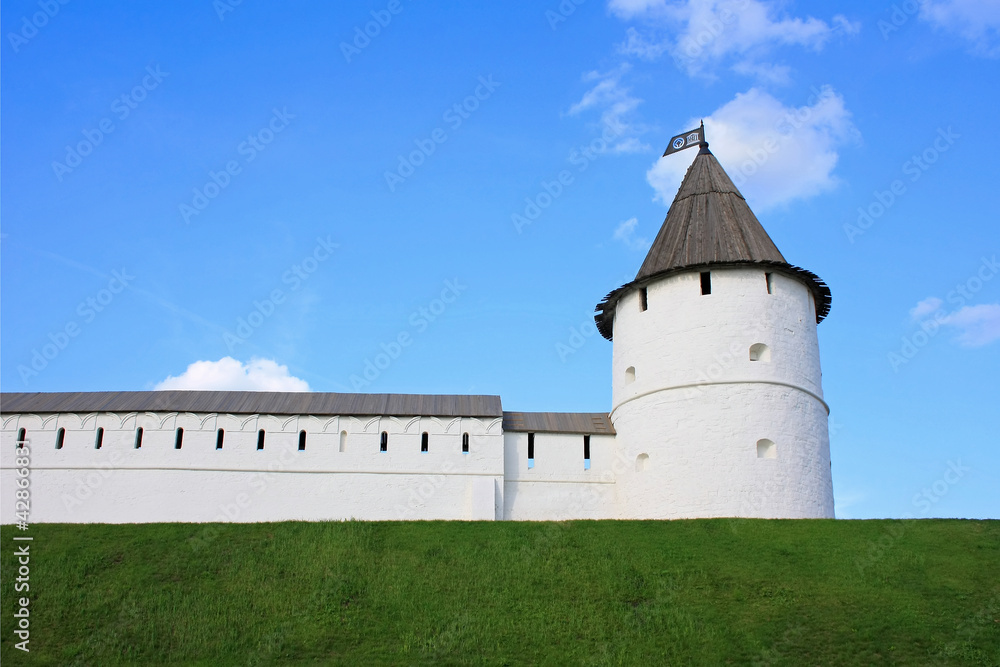 Башня и стена Казанского кремля