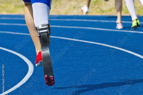 handicapped sprinter © mezzotint_fotolia