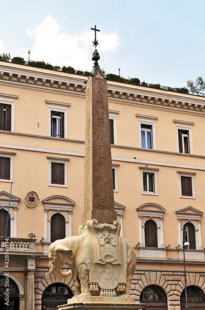 Roma, piazza della Minerva e elefantino del Bernini Roma, piazza della Minerva e elefantino del Bernini