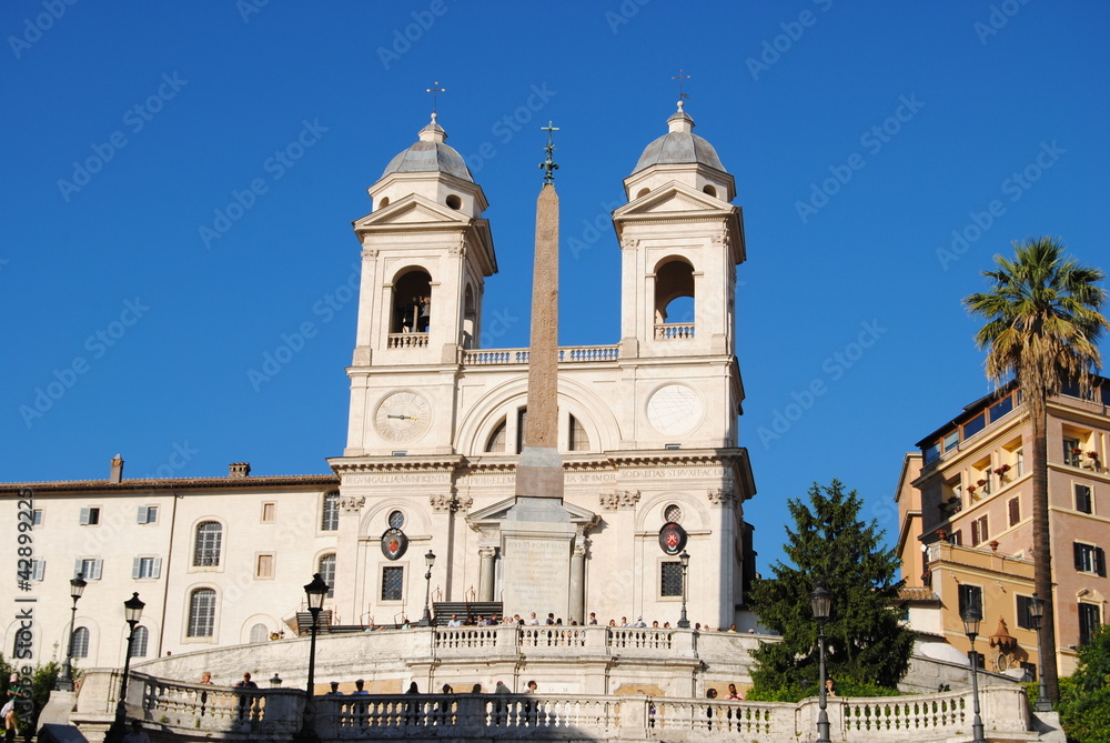 Vista de la escalinata y Trinità dei Monti. Piazza Spagna