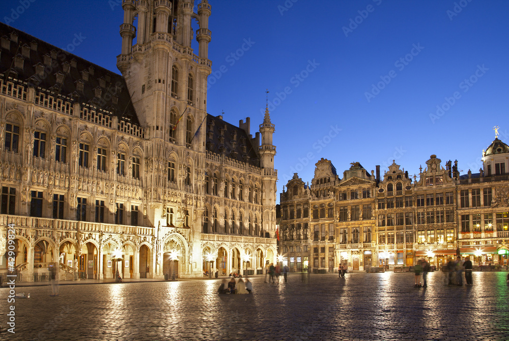 Brussels - The main square and Town hall in evening