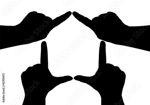 Handsilhouetten formen ein Haus