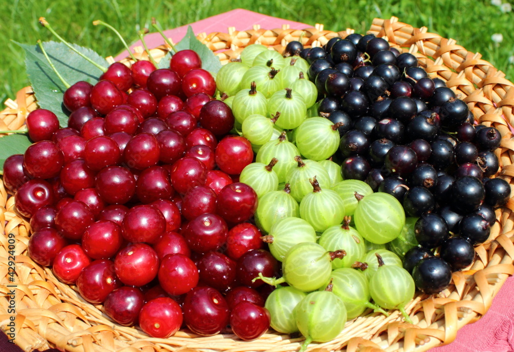 ripe berries ripe berries