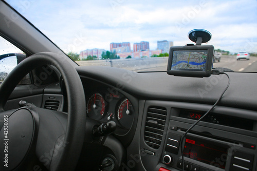 navigator in car