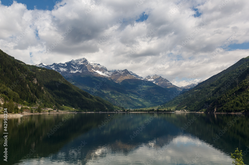 Lago di Poschiavo, lake in  Switzerland Alps