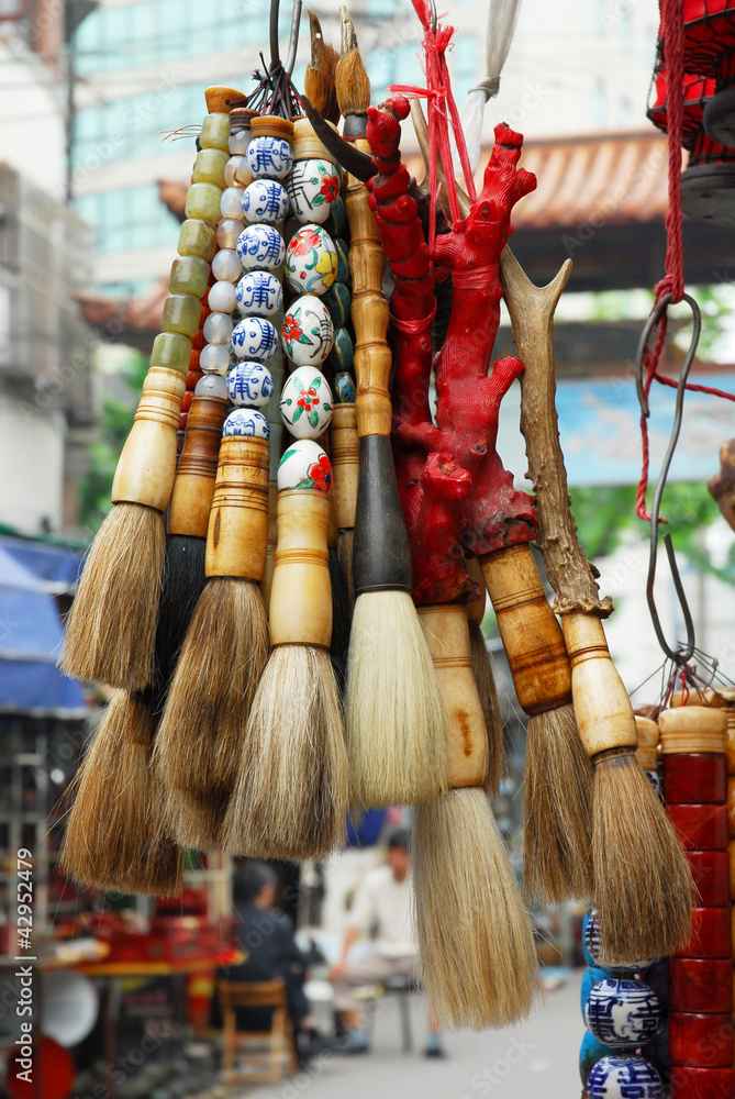Obraz premium Shanghai, Dongtai antique street market, brush pen