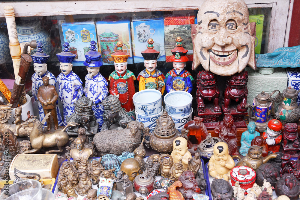 Obraz premium Shanghai, Dongtai antique street market
