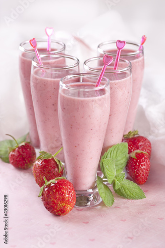 strawberry milkshakes