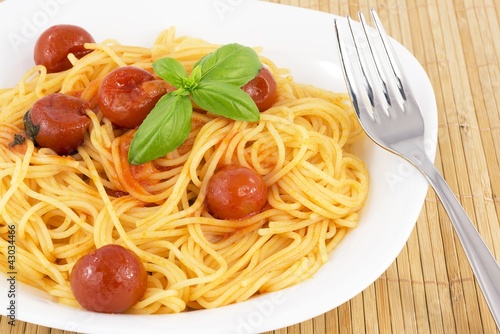 italian pasta with tomato and basil