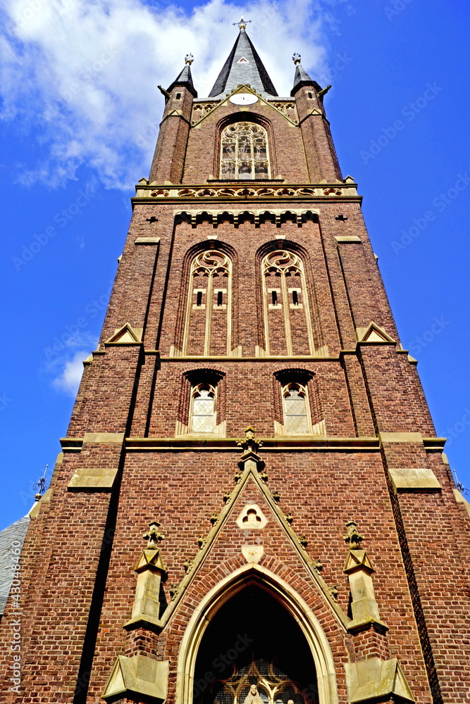 Kath. Pfarrkirche St. Peter u. Paul in KERKEN-ALDEKERK