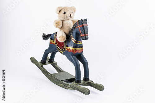 Teddy und Schaukelpferd