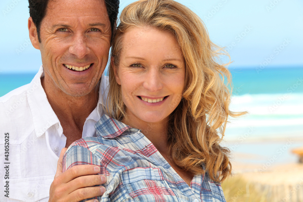 Obraz premium Couple on a beach