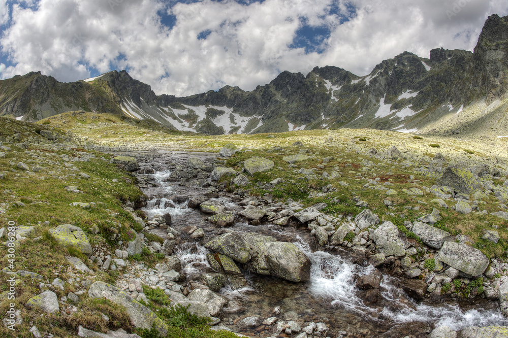strumyk w Tatrach