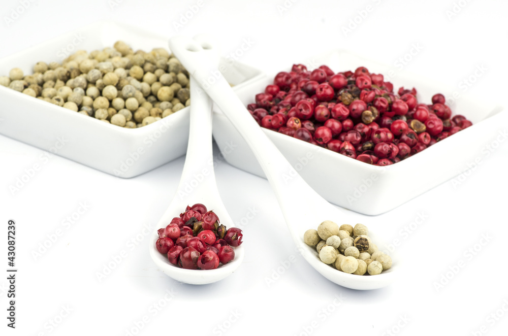 Weißer und roter Pfeffer Weißer und roter Pfeffer