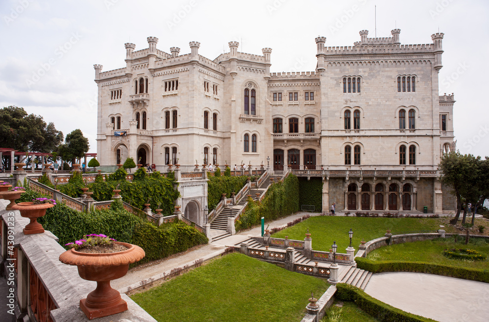 Obraz premium View of Miramare castle, Trieste