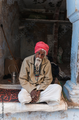 Alter Inder mit rotem Turban, Pushkar, Rajastan, Indien photo