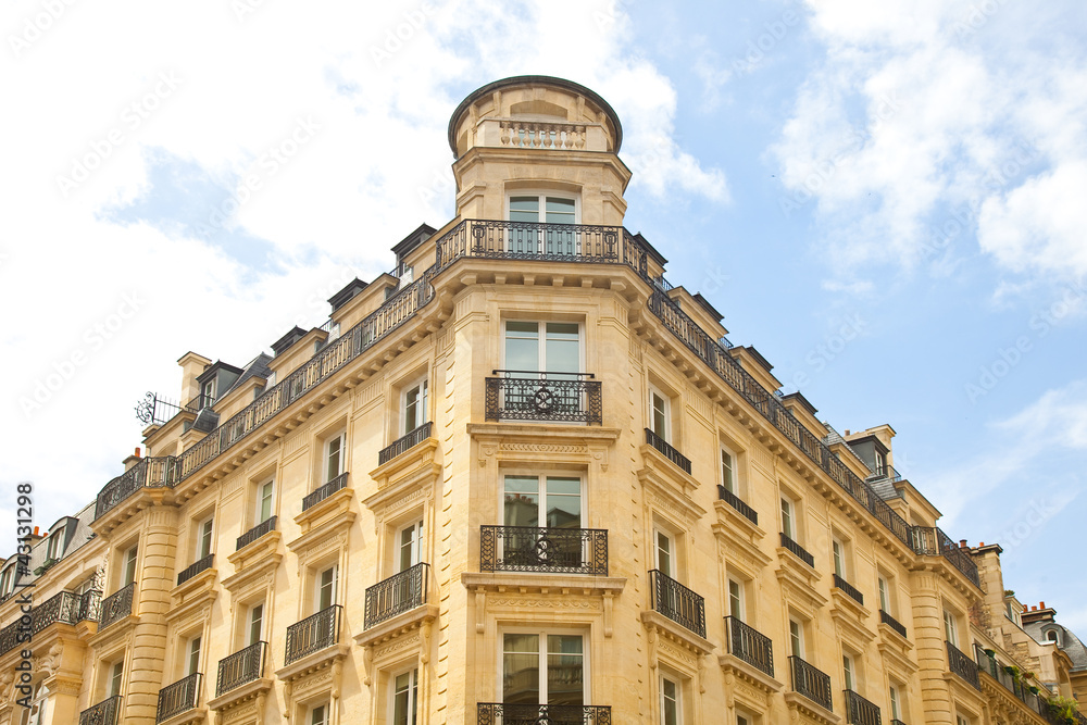 Haus  in Paris im Sommer