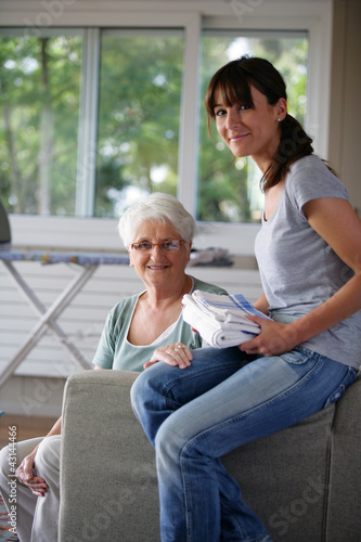 Tapety artystyczne Work to help elderly