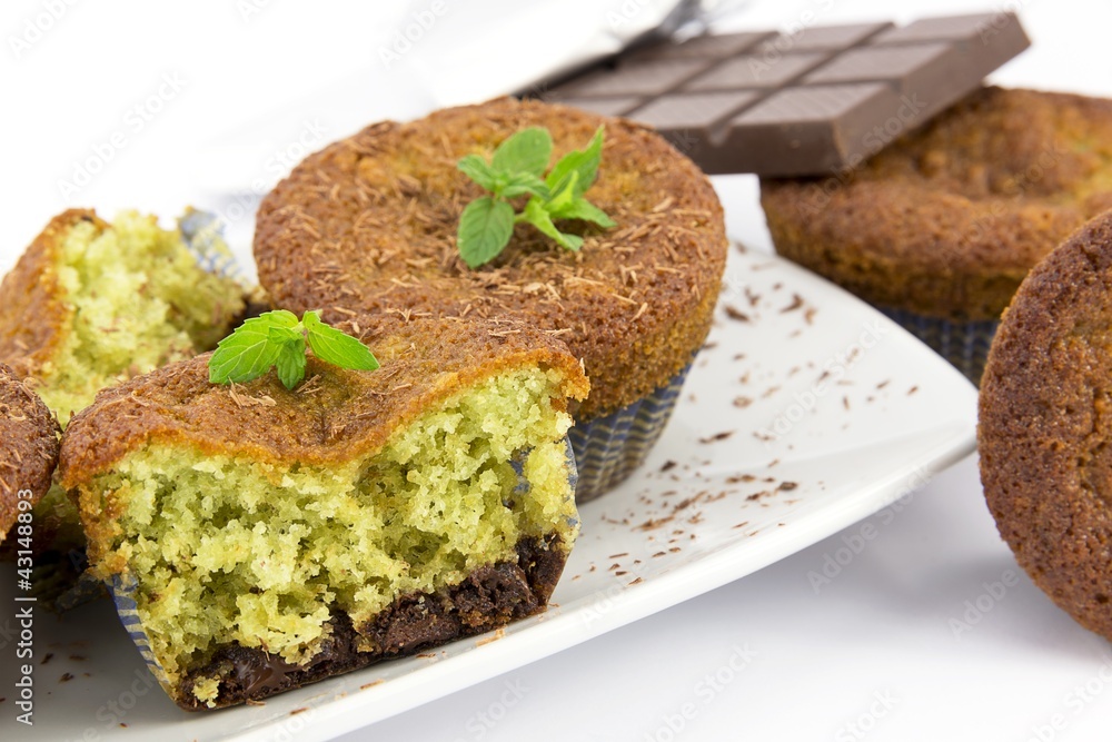 dolce con sciroppo alla menta e cioccolato dolce con sciroppo alla menta e cioccolato