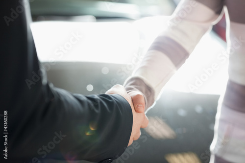 Two people shaking hand