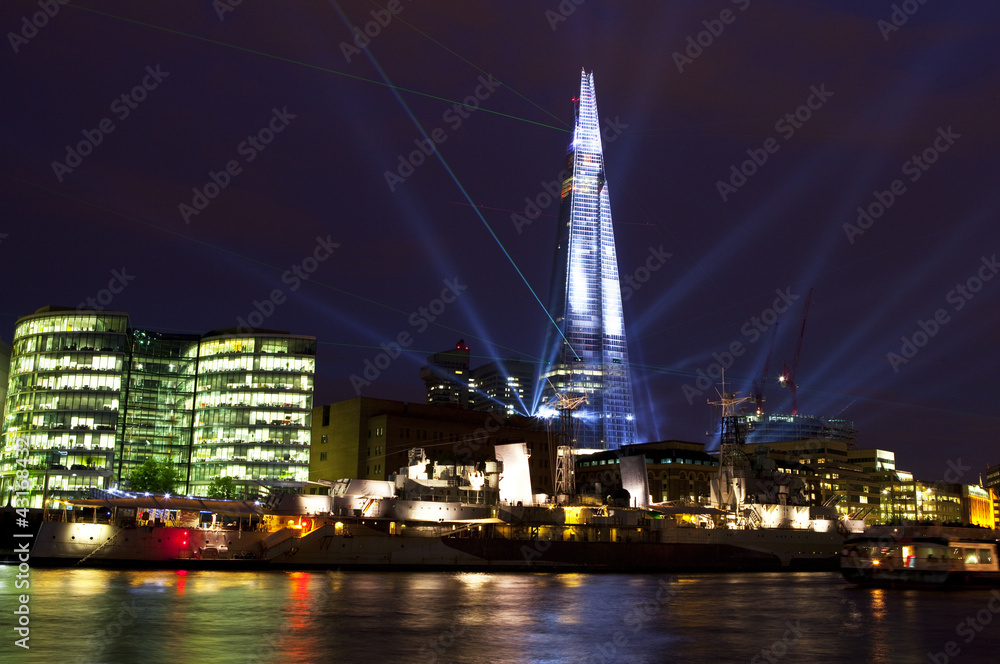 Obraz premium Shard Laser Light Show in London