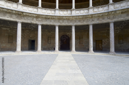 Fotobehang circular courtyard