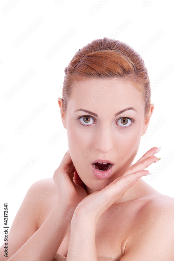Junge Frau mit emotionalem Gesichtsausdruck Junge Frau mit emotionalem Gesichtsausdruck