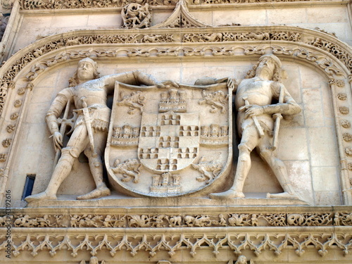 ESCUDO EXTERIOR CATEDRAL BURGOS