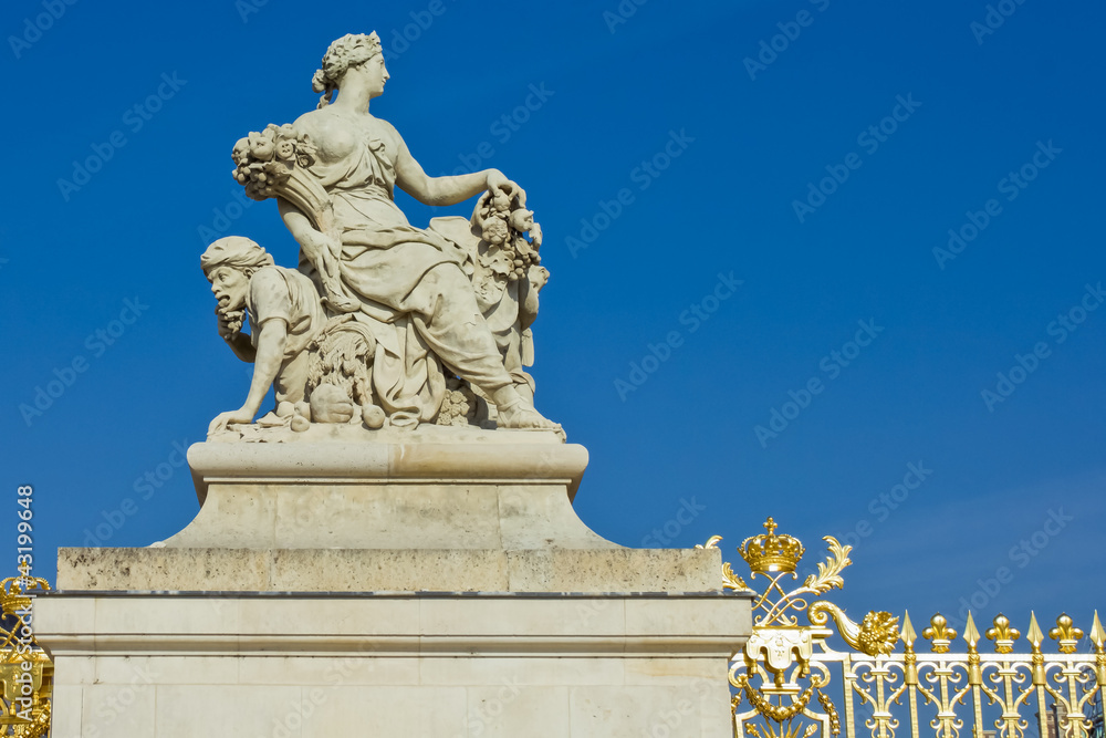 ベルサイユ宮殿の門
