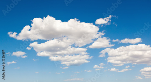 Cielo e nuvole bianche photo