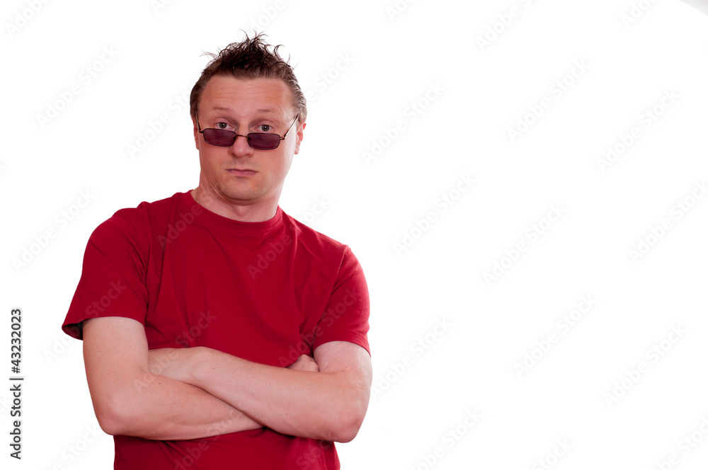 Mann mit Sonnebrille und arroganten Blick Mann mit Sonnebrille und arroganten Blick