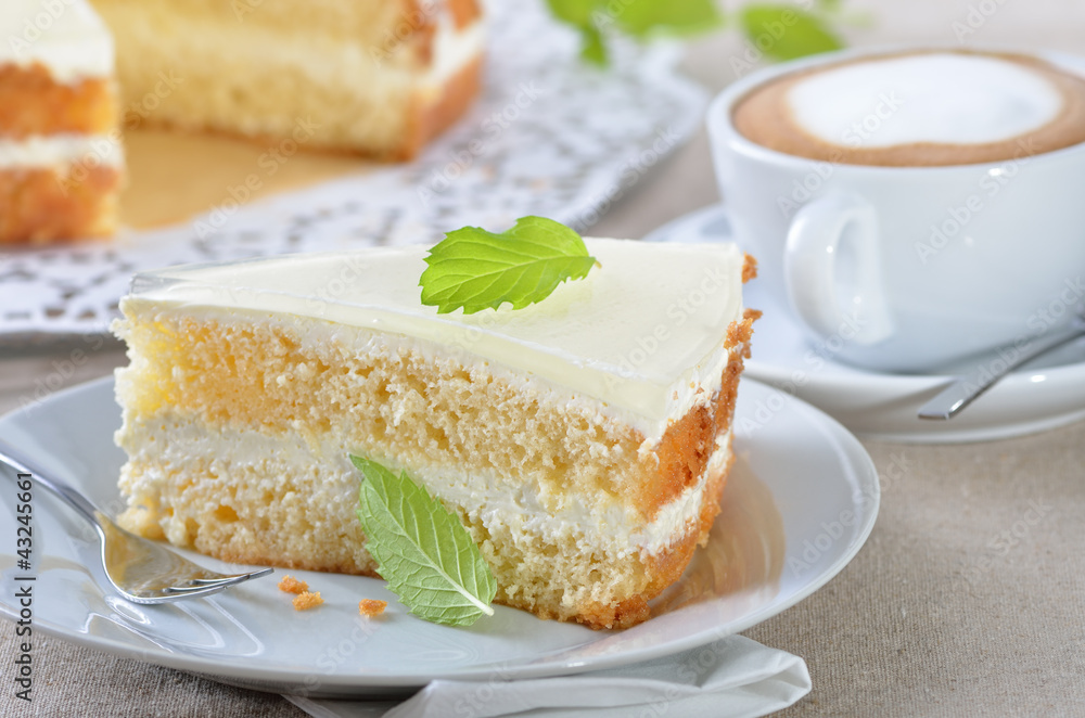 Hausgemachte Joghurttorte mit Cappuccino Hausgemachte Joghurttorte mit Cappuccino