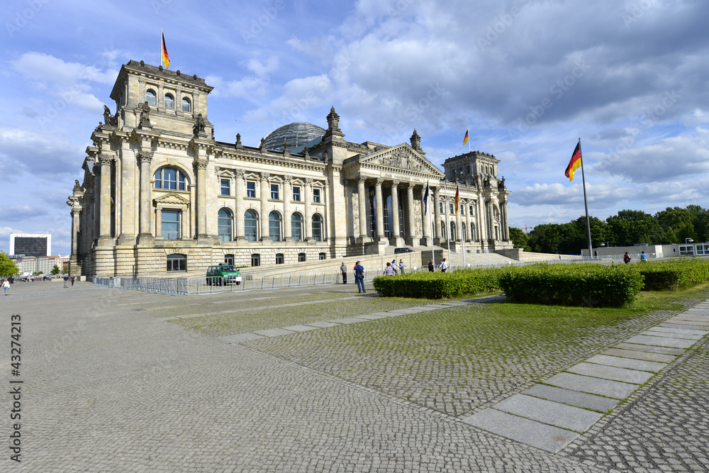 Fototapeta premium Reichstagsgebäude, Deutscher Bundestag, Parlament, Berlin
