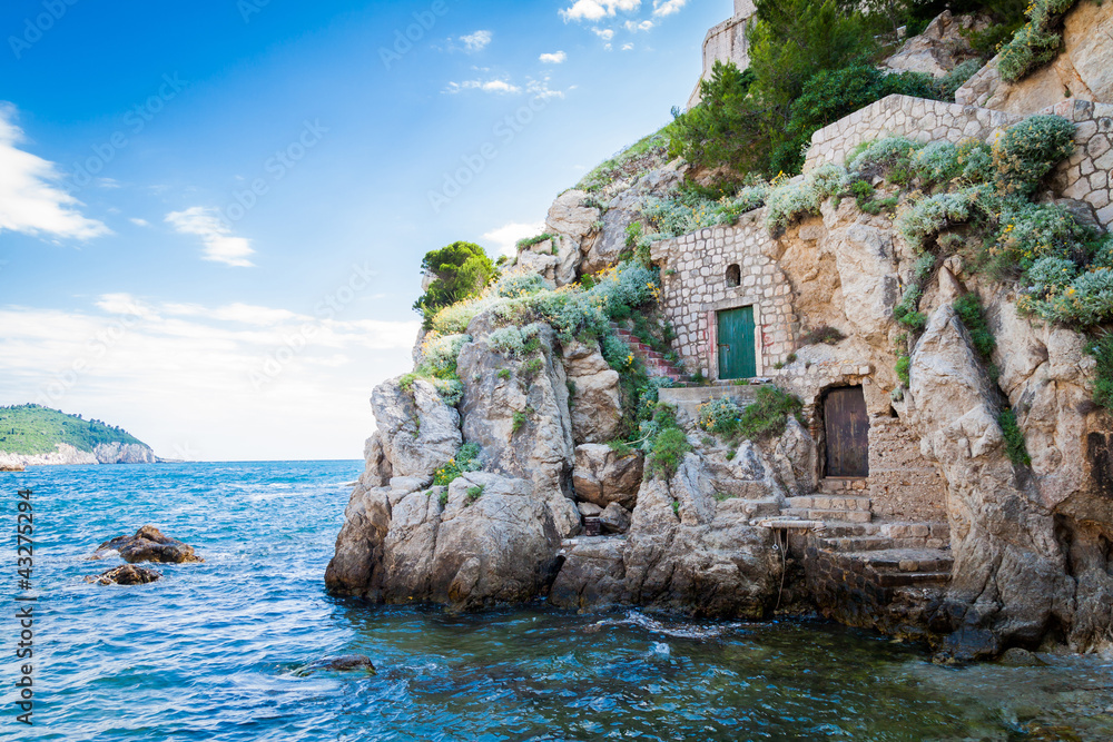Fototapeta premium Doors on a cliff in Dubrovnik, Croatia