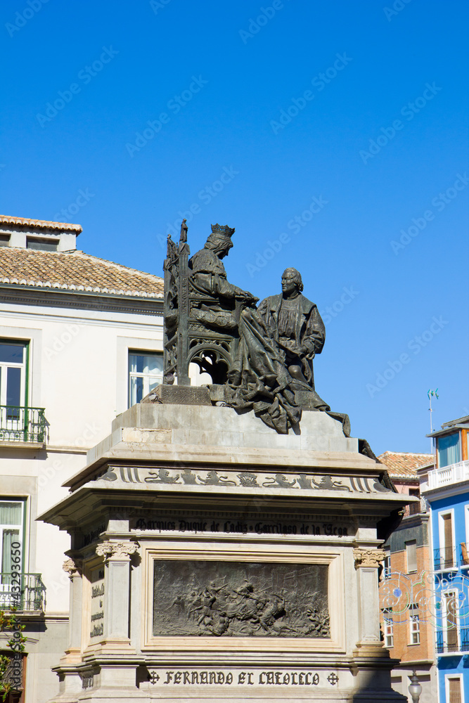 Isabela I with Christopher Columbus, Granada
