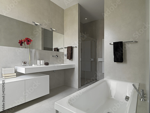 bagno moderno con vasca e box doccia in muratura photo