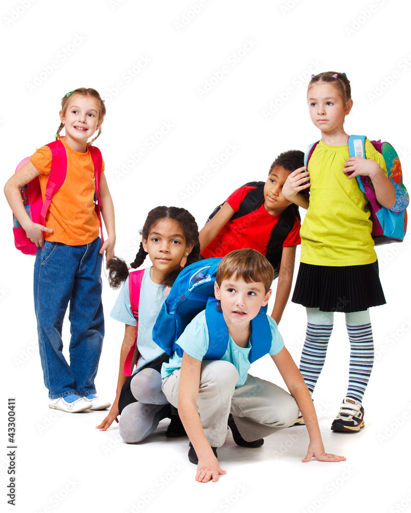© 2xSamara.com - Children group with backpacks